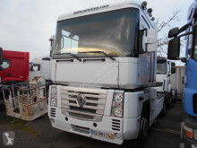 Cabeza tractora Renault AE 440