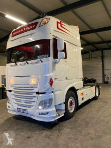 Cabeza tractora DAF XF 530 usado