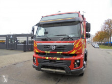 جرار Volvo FMX 450 متعرضة لحادث