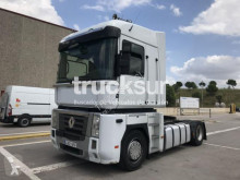 جرار Renault Magnum مستعمل
