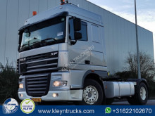 Cabeza tractora DAF XF105 productos peligrosos / ADR usada