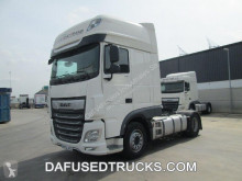 Trekker DAF XF 530 tweedehands gevaarlijke stoffen / vervoer gevaarlijke stoffen