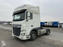 DAF tractor unit 460 XF Sattelzugmaschine Skylights