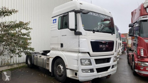 Nyergesvontató MAN TGX 18.440 XLX balesetes