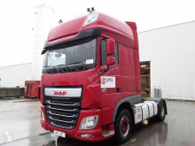 Cabeza tractora DAF XF 106 usada