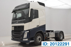 Trekker Volvo FH13 tweedehands gevaarlijke stoffen / vervoer gevaarlijke stoffen