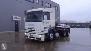 Cabeza tractora Renault Major 385