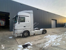 Cabeza tractora Mercedes Actros 1844