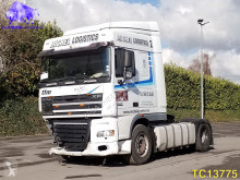 Cabeza tractora DAF XF accidentada