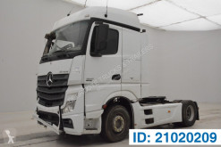 Mercedes Actros tractor unit damaged