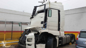 Nyergesvontató MAN TGX 18.480 balesetes