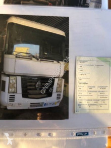Cabeza tractora Renault AE 400
