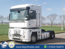 Tracteur Renault Magnum 440