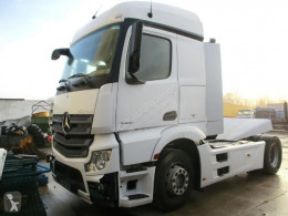 Cabeza tractora Mercedes Actros 1845 accidentada