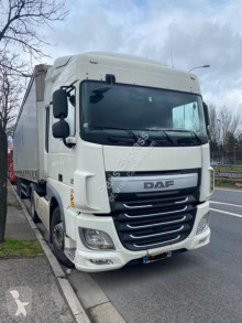 Cabeza tractora DAF XF460 usada