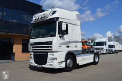 Cabeza tractora DAF XF105 usada