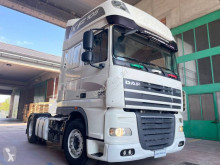 Cabeza tractora DAF XF 460 usada