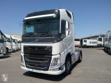 Влекач Volvo FH 4
