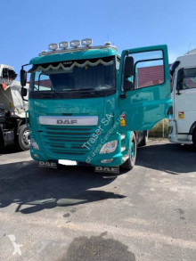 Cabeza tractora DAF CF 460 usada