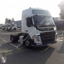 Cabeza tractora productos peligrosos / ADR Volvo FM 500