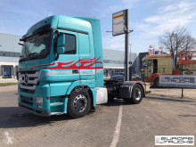 Cabeza tractora Mercedes Actros 1844