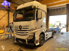 Cabeza tractora Mercedes Actros 1845 accidentada
