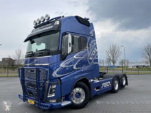 Cabeza tractora Volvo FH750 6X4 + 6X2 TANDEM AXLE LIFT RETARDER HYDRAULIC usada