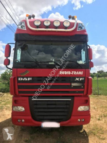 Cabeza tractora DAF XF105 460 usada