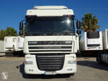 Ciągnik siodłowy DAF XF105 460