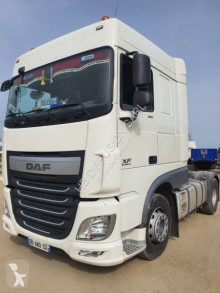 Ciągnik siodłowy DAF XF105 460
