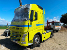 Tracteur Volvo FH 500 accidenté