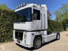 Tracteur Renault Magnum 460