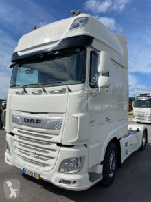 Cabeza tractora DAF XF105 530