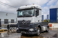 Nyergesvontató Mercedes Arocs használt