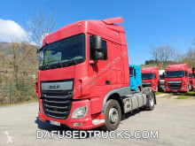 Cabeza tractora DAF XF 460 productos peligrosos / ADR usada