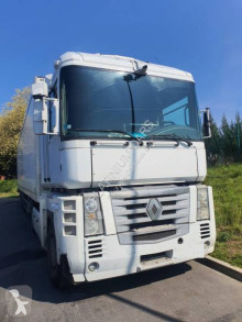 Renault Magnum 460 tractor unit used