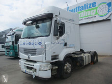 Cabeza tractora Renault Premium 450 accidentada