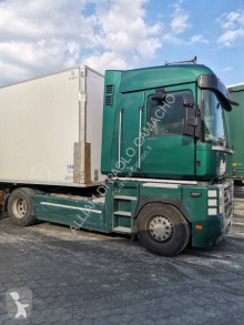 Cabeza tractora Renault Magnum 520 DXI usada