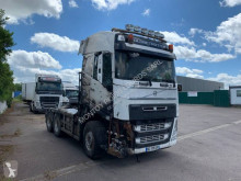 Volvo FH 540 tractor unit damaged