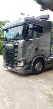 Влекач Scania S