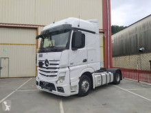 Tahač Mercedes Actros 1845 nebezpečné látky / adr použitý
