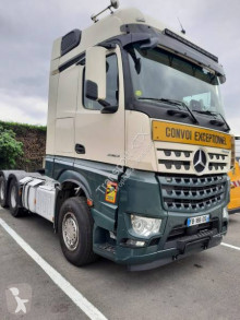 Trekker buitengewoon vervoer Mercedes Arocs 3363