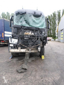 Cap tractor Renault Gamme T 520 accidentată