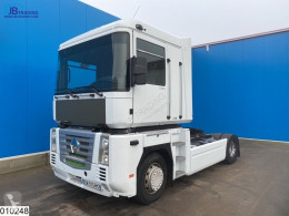 RenaultMagnum440