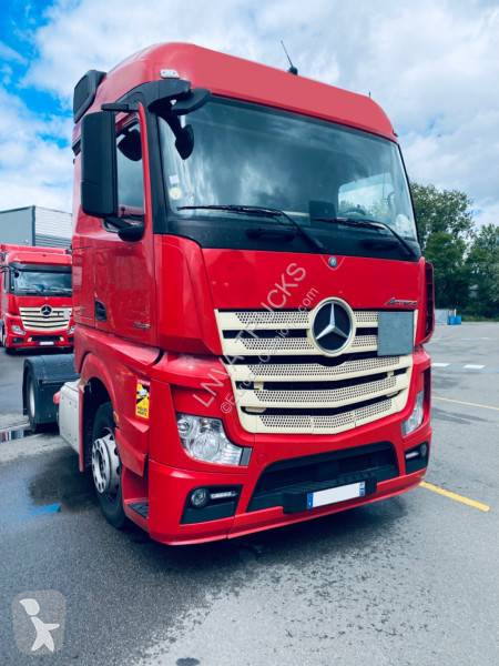 un routier rencontre un petit homme rouge