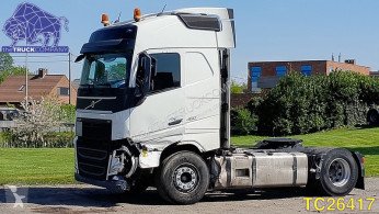 Cabeza tractora Volvo FH13 FH 13 460 accidentada
