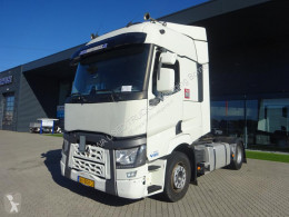 Vrachtwagencombinatie tank Renault T 460 i.c.m. D-TEC mest trailer