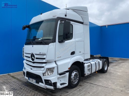 MercedesActros1836