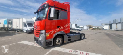 Mercedes Actros 1848 tractor unit used low bed