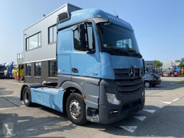 MercedesActros1842
